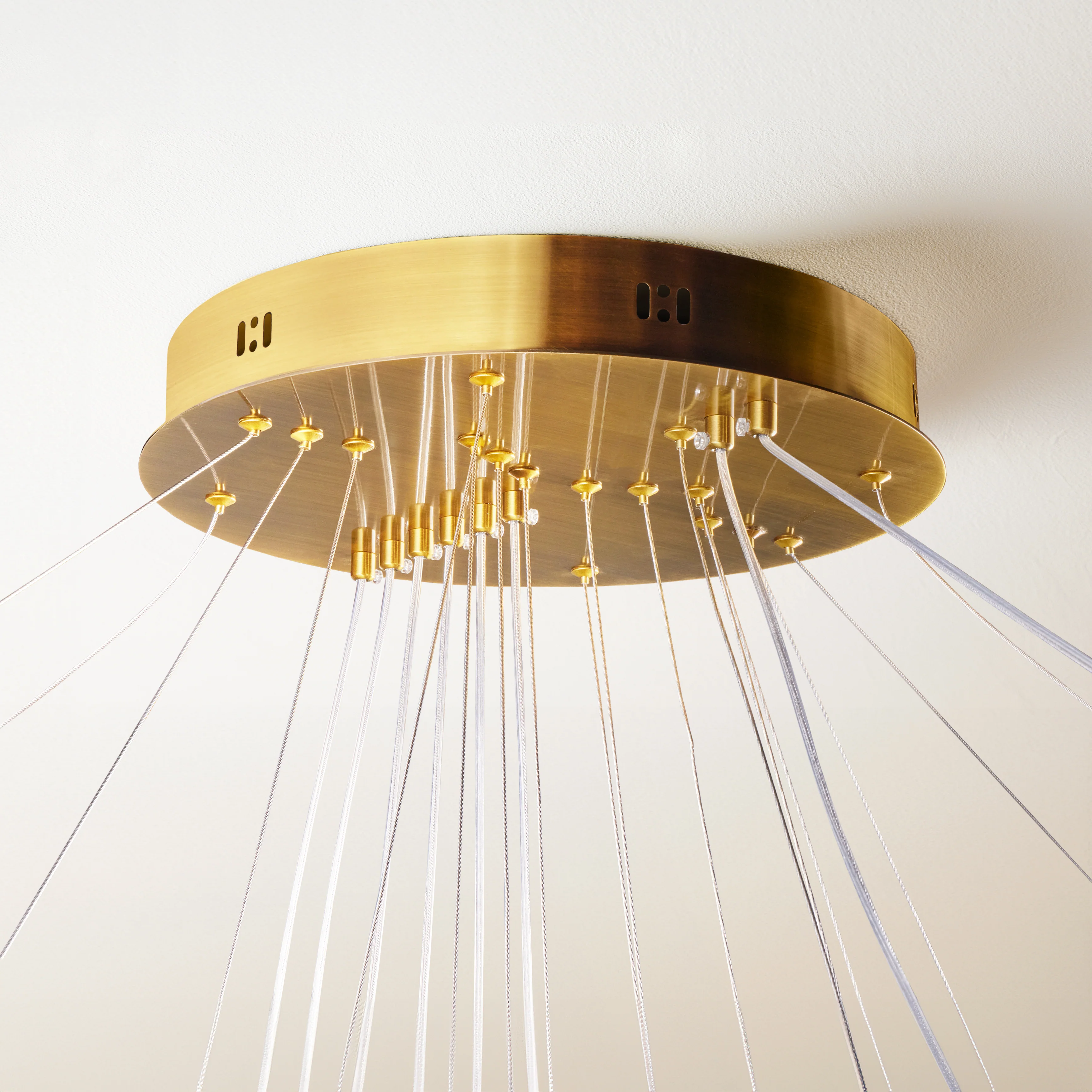 Wonderella 6 ring chandelier in clear glass and brass - Image 12