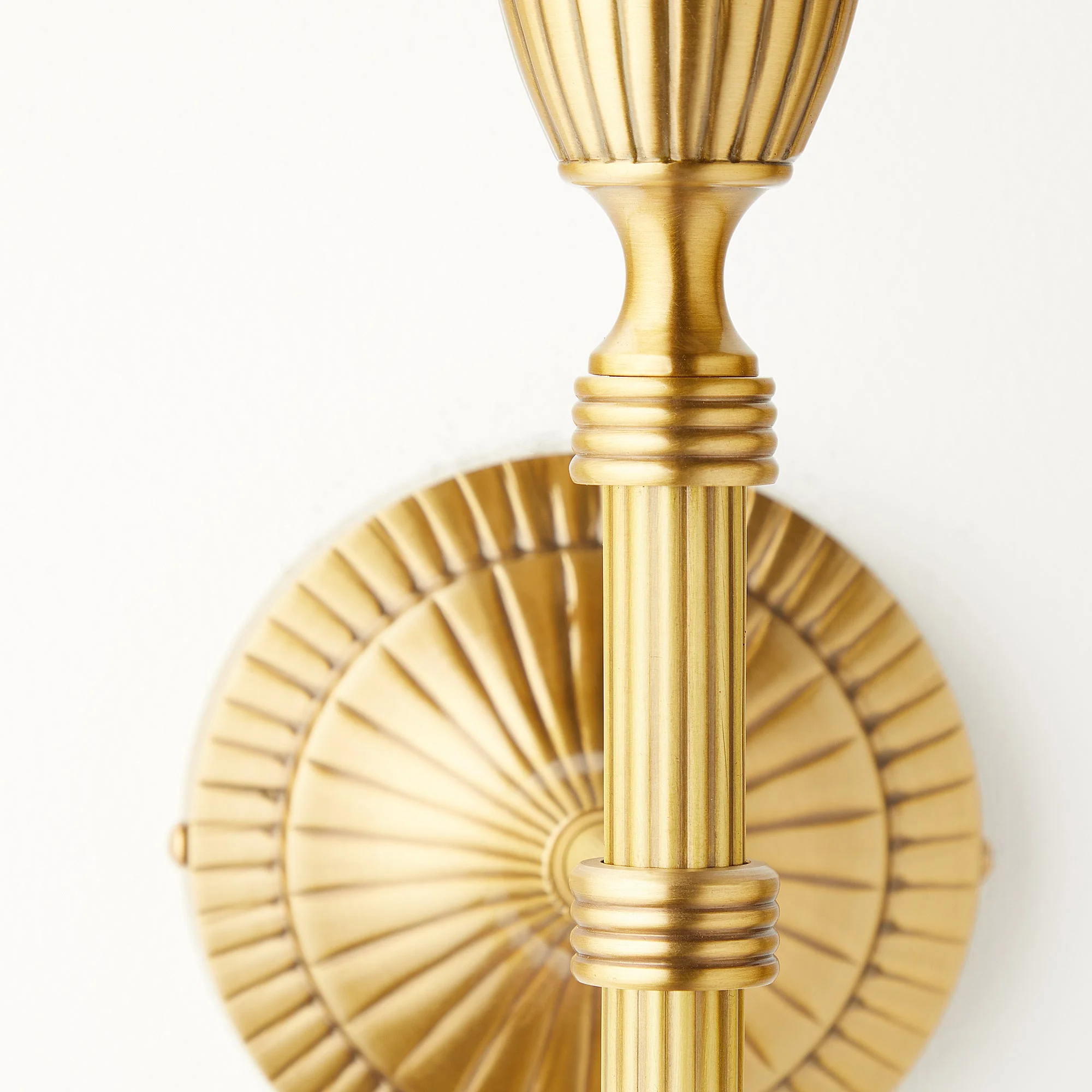 Wrappling wall fitting in antiqued brass - Image 3